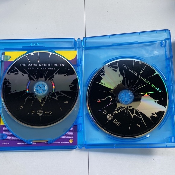 The Dark Knight Rises Blu Ray - Picture 3 of 4
